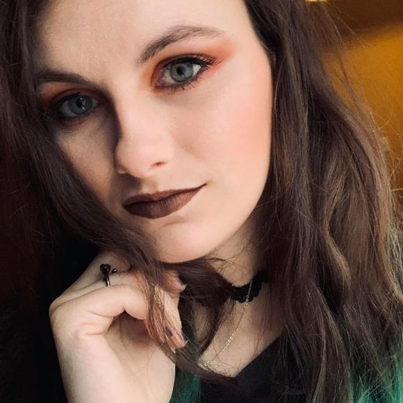 Profile Picture of Mariah Gordin (@mariahgordin) on Poshmark