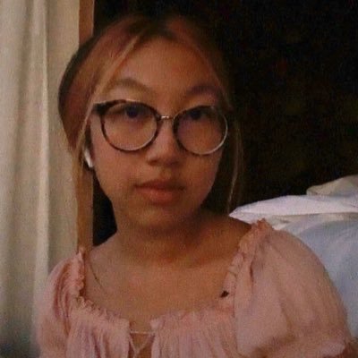 Profile Picture of Victoria Vuong (@bobathottie) on Twitter