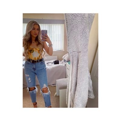 Profile Picture of Beth Bushell (@bethanybushell) on Twitter