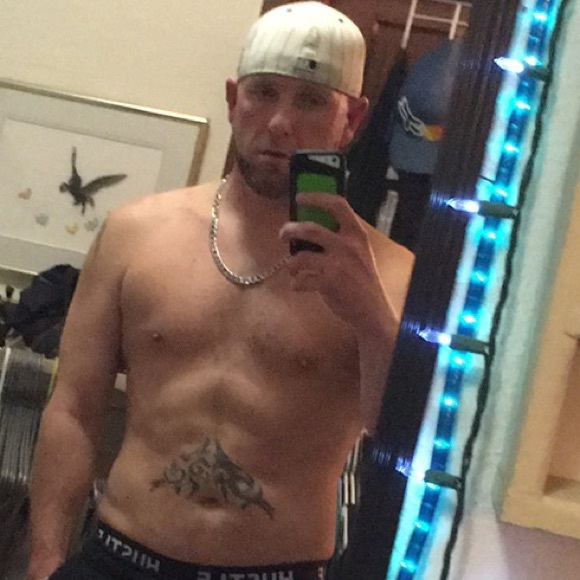 Profile Picture of Danny Vandello (@dlow1983) on Poshmark