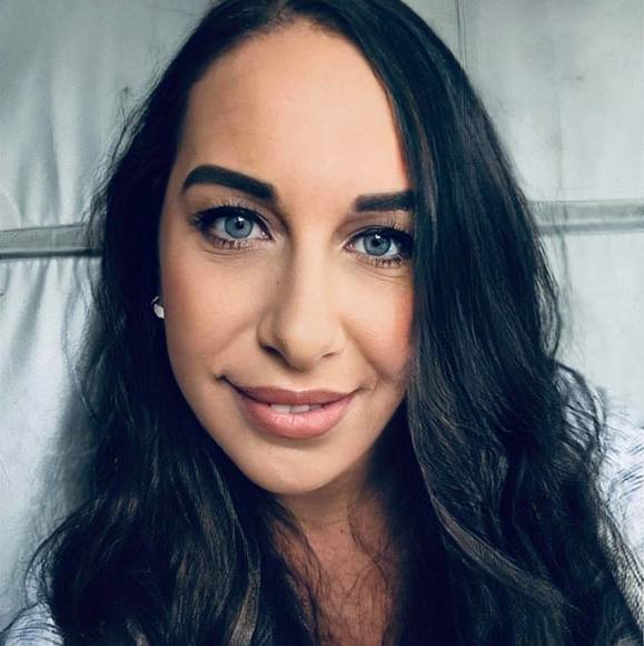 Profile Picture of Mel Redko (@melredko) on Poshmark