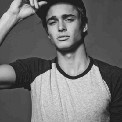 Profile Picture of Josh (@JoshLipman_) on Twitter