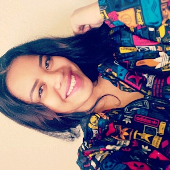 Profile Picture of Nishida Feesago (@nishida) on Poshmark