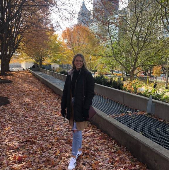 Profile Picture of Summer Patterson (@summerpatter790) on Poshmark