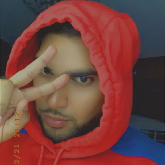 Profile Picture of Andrew Seecharran (@drewseecharran) on Poshmark