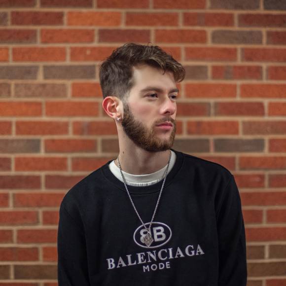 Profile Picture of Michael Schrecker (@flashyelrey) on Poshmark