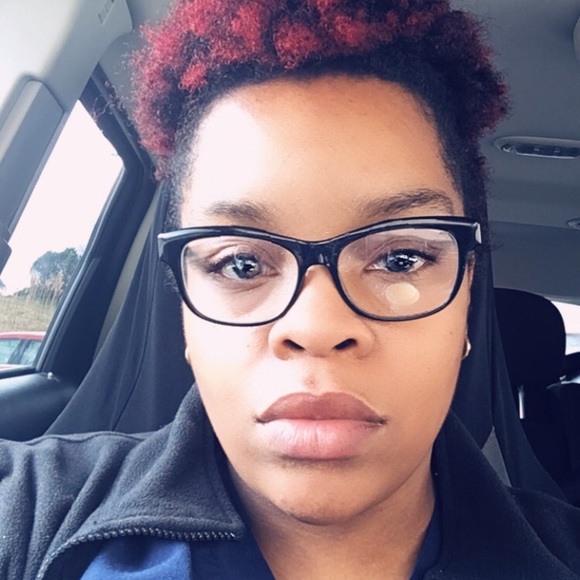 Profile Picture of Aspria Knight (@aknight90) on Poshmark