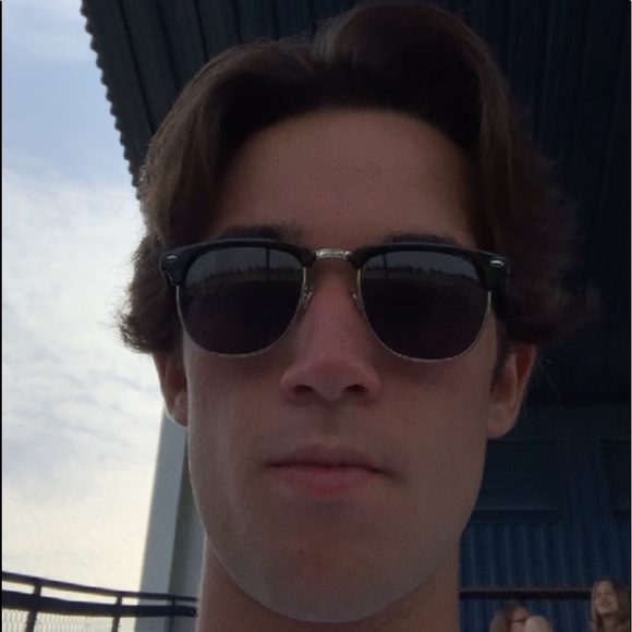 Profile Picture of Michael Morrow (@michaelmorrow19) on Poshmark