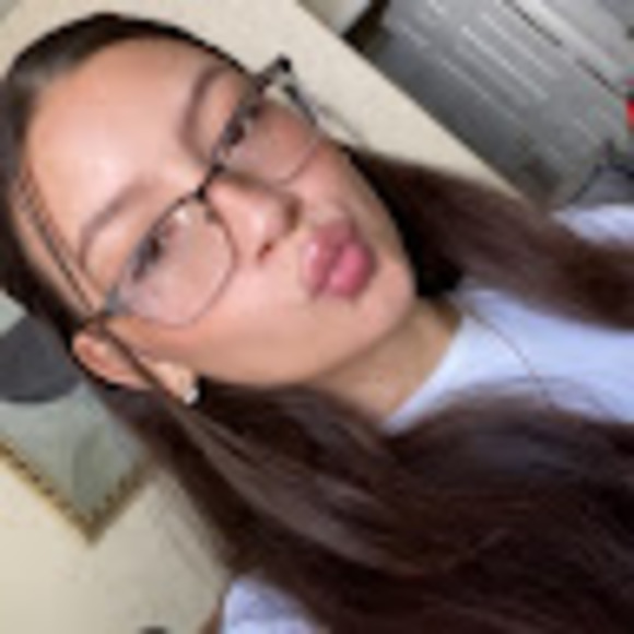 Profile Picture of Natasha Siles (@nsiles58) on Poshmark