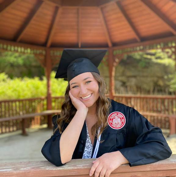 Profile Picture of Alayna Bilich (@alaynabilich) on Poshmark