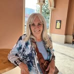 Profile Picture of Joanne Tetreault (@joanne.tetreault) on Facebook