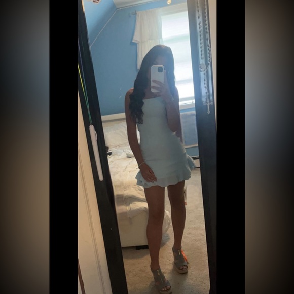 Profile Picture of Juliana Verde (@julianaverde) on Poshmark