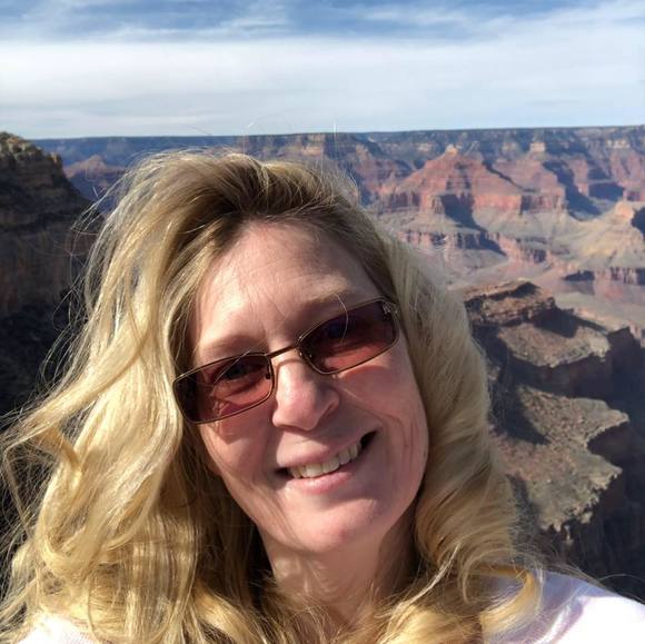Profile Picture of Elaine Jackson (@gamdolph1) on Poshmark