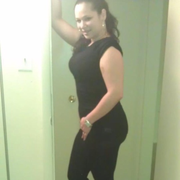 Profile Picture of Laurie Ramirez (@cabayota77) on Poshmark