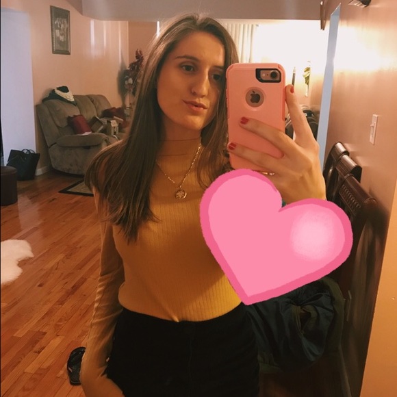 Profile Picture of Aida Kapica (@aidakapica) on Poshmark