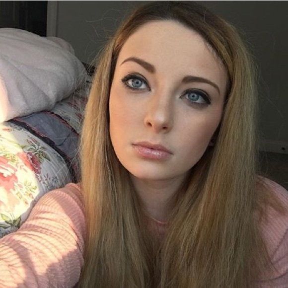 Profile Picture of Nevaeh Daigle (@nevaehjeanne) on Poshmark