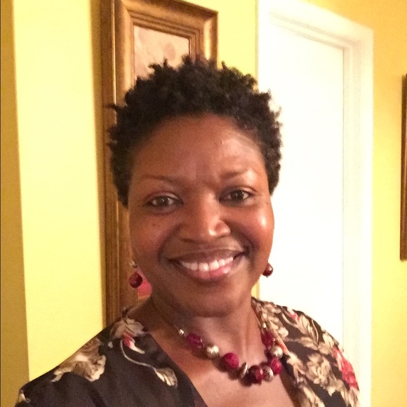 Profile Picture of Carla Thorpe (@cdthorpe) on Poshmark