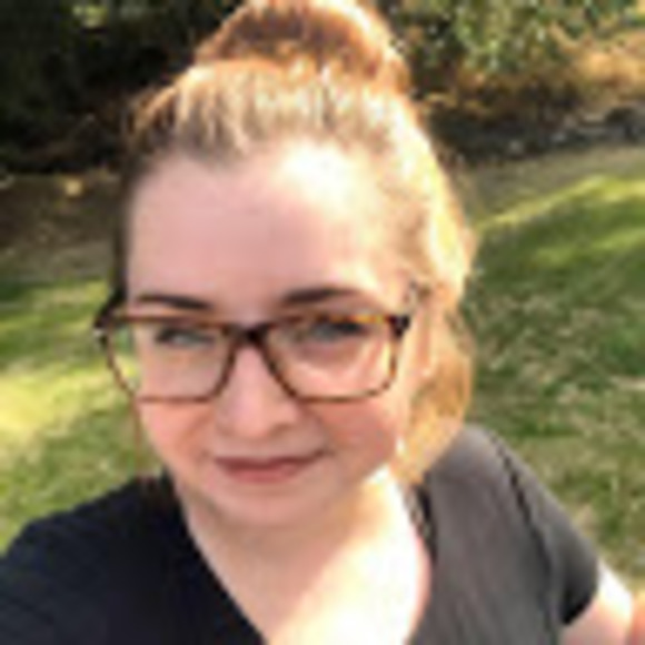 Profile Picture of Callie Ogborn (@callieogborn) on Poshmark