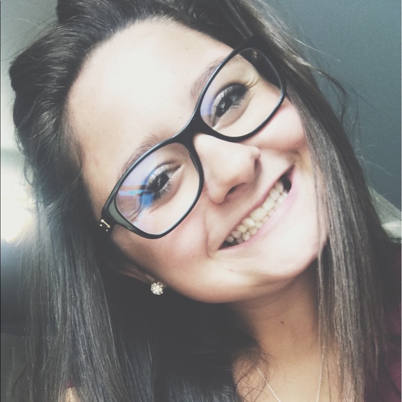 Profile Picture of Hayley Sica (@hayleymarie1216) on Poshmark