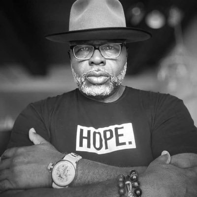 Profile Picture of Thaddeus Miles (@@Sifublack) on Twitter