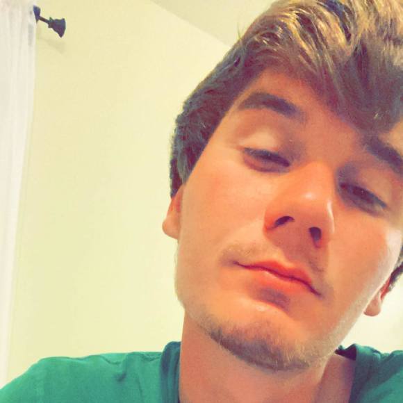 Profile Picture of Johnanthan Couch (@loveseat7) on Poshmark