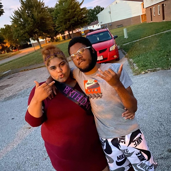 Profile Picture of Leah Lockett (@leahlockett714) on Poshmark