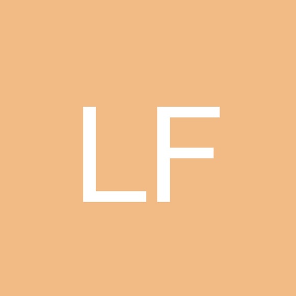 Profile Picture of Lacey Felgate (@laceyfelgate) on Poshmark