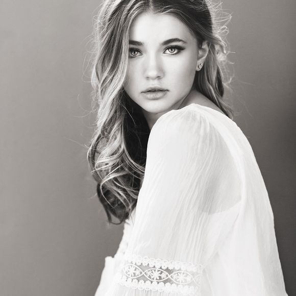 Profile Picture of Andrea Deckert (@samdeckert) on Poshmark