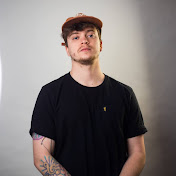 Profile Picture of Ethan Bloom (@bloomingbeats1318) on Youtube
