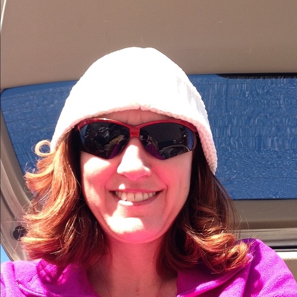 Profile Picture of Sandra Wallace (@b54396) on Poshmark