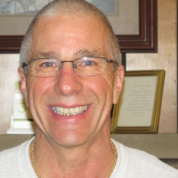 Profile Picture of David Harrington (@drundave) on Poshmark