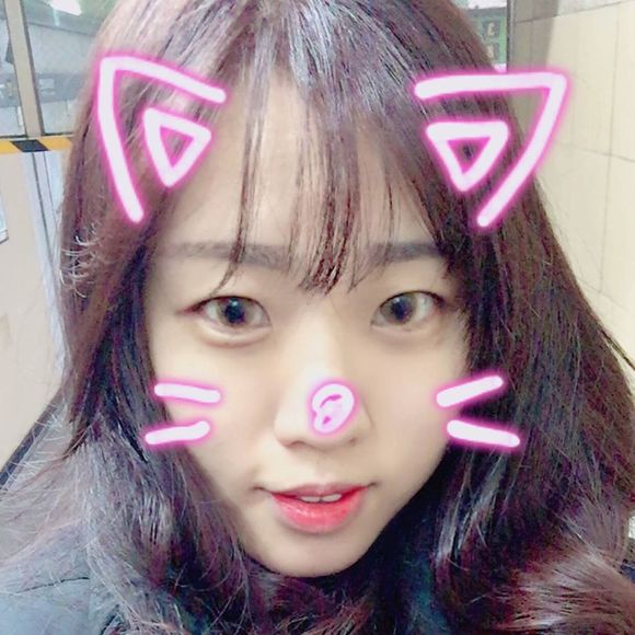 Profile Picture of Sun yi Choe (@minbongvnn) on Poshmark