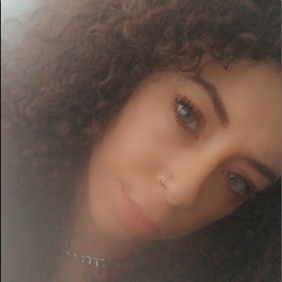 Profile Picture of Bianca Patton (@bianca_patton) on Poshmark