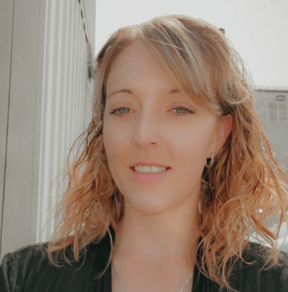 Profile Picture of Kim Hoskins (@kimhoskins492) on Poshmark