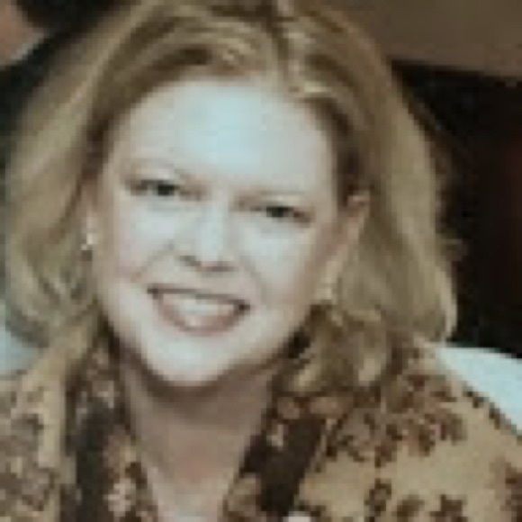 Profile Picture of Marlene Tuohy (@marlene2e20) on Poshmark