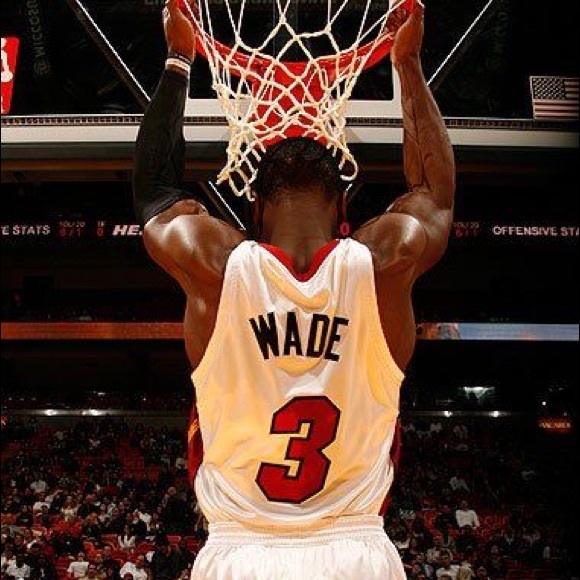 Profile Picture of Kiersten Lee (@kjlee11) on Poshmark