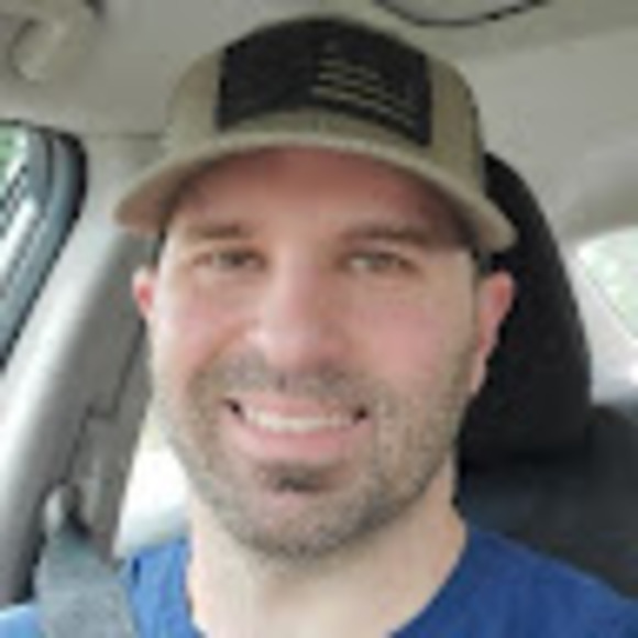 Profile Picture of Leland Mcdaniel (@dim3nsion3223) on Poshmark