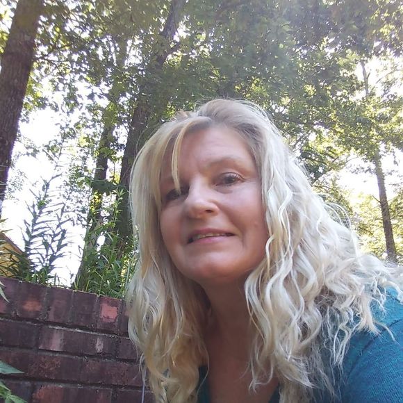 Profile Picture of Louella Steele (@louellasteele) on Poshmark