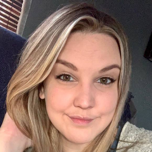 Profile Picture of Samantha Tarry (@sambam2109) on Poshmark