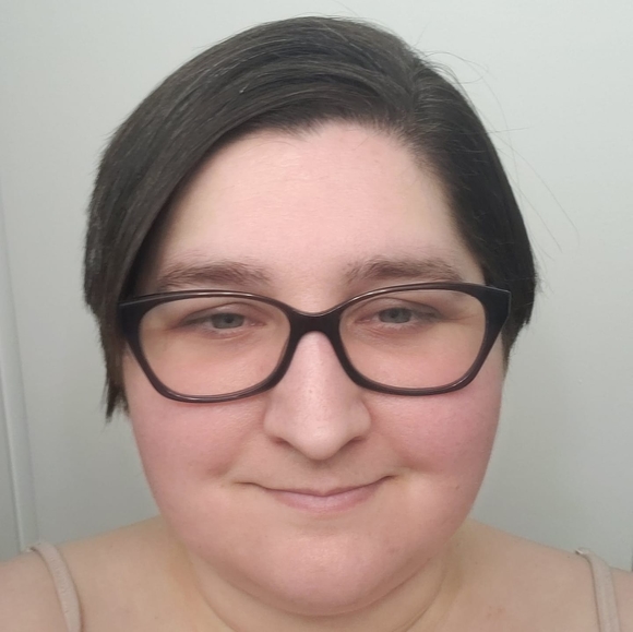 Profile Picture of Cecilla Adams (@butterflyteen7) on Poshmark