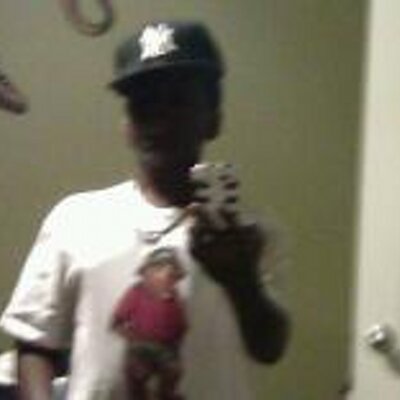 Profile Picture of Derrick Hammonds (@poloking2k2) on Twitter