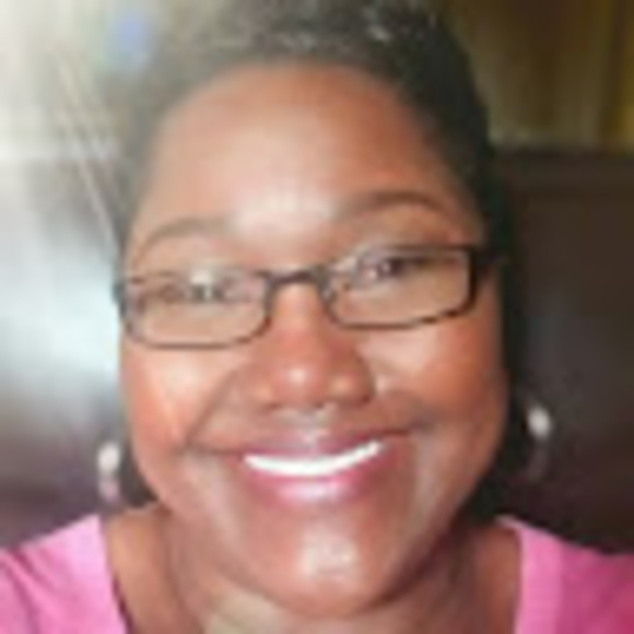 Profile Picture of Saprina Aldridge (@prinasue) on Poshmark