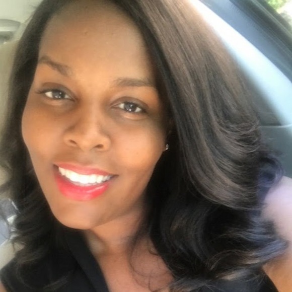 Profile Picture of Carlene Herring (@carleneherring) on Poshmark