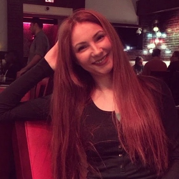 Sara Ashrafi - Poshmark Profile Picture of Sara Ashrafi (@sashrafi18) on Poshmark