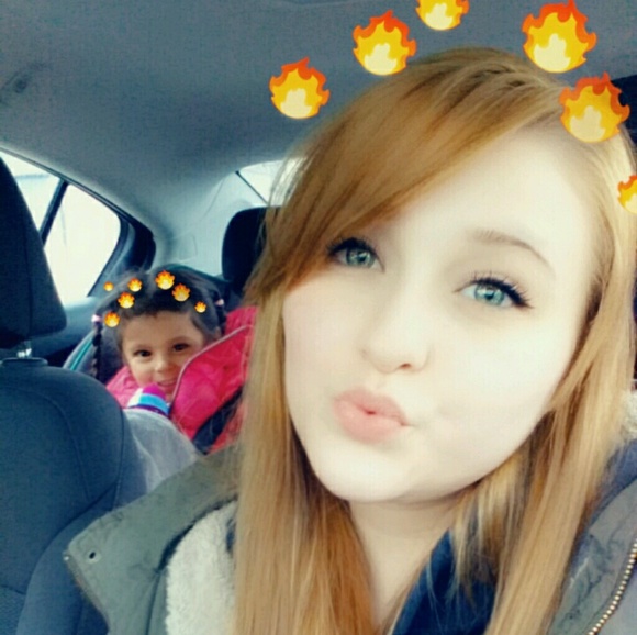 Profile Picture of Celia Roberts (@celiajroberts96) on Poshmark