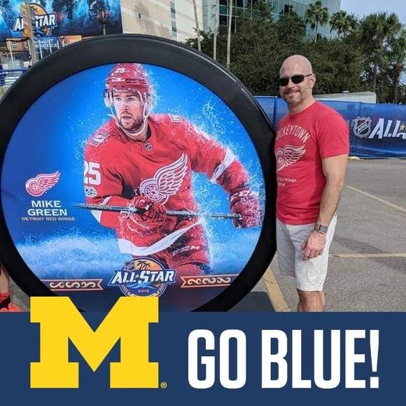 Profile Picture of Glenn Bates (@gbates51) on Poshmark