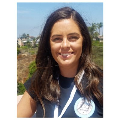 Profile Picture of Danielle Declich  🍎 (@mrsdeclich) on Twitter