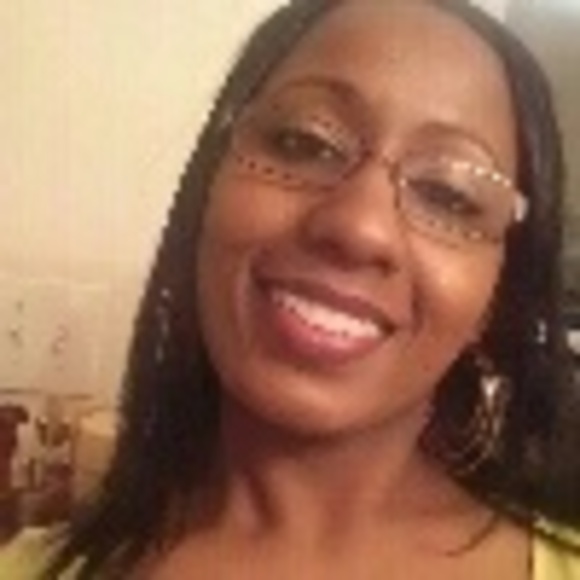 Profile Picture of Audrey Qualls (@audrey2014) on Poshmark