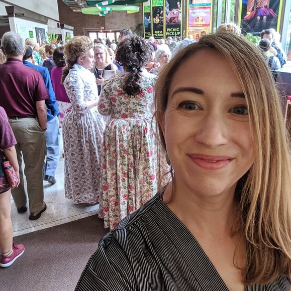 Profile Picture of Rebecca Schisler (@rdschisler) on Poshmark