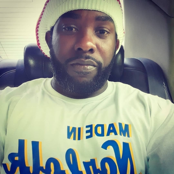 Profile Picture of Calvin Holmes (@cholmes0618) on Poshmark